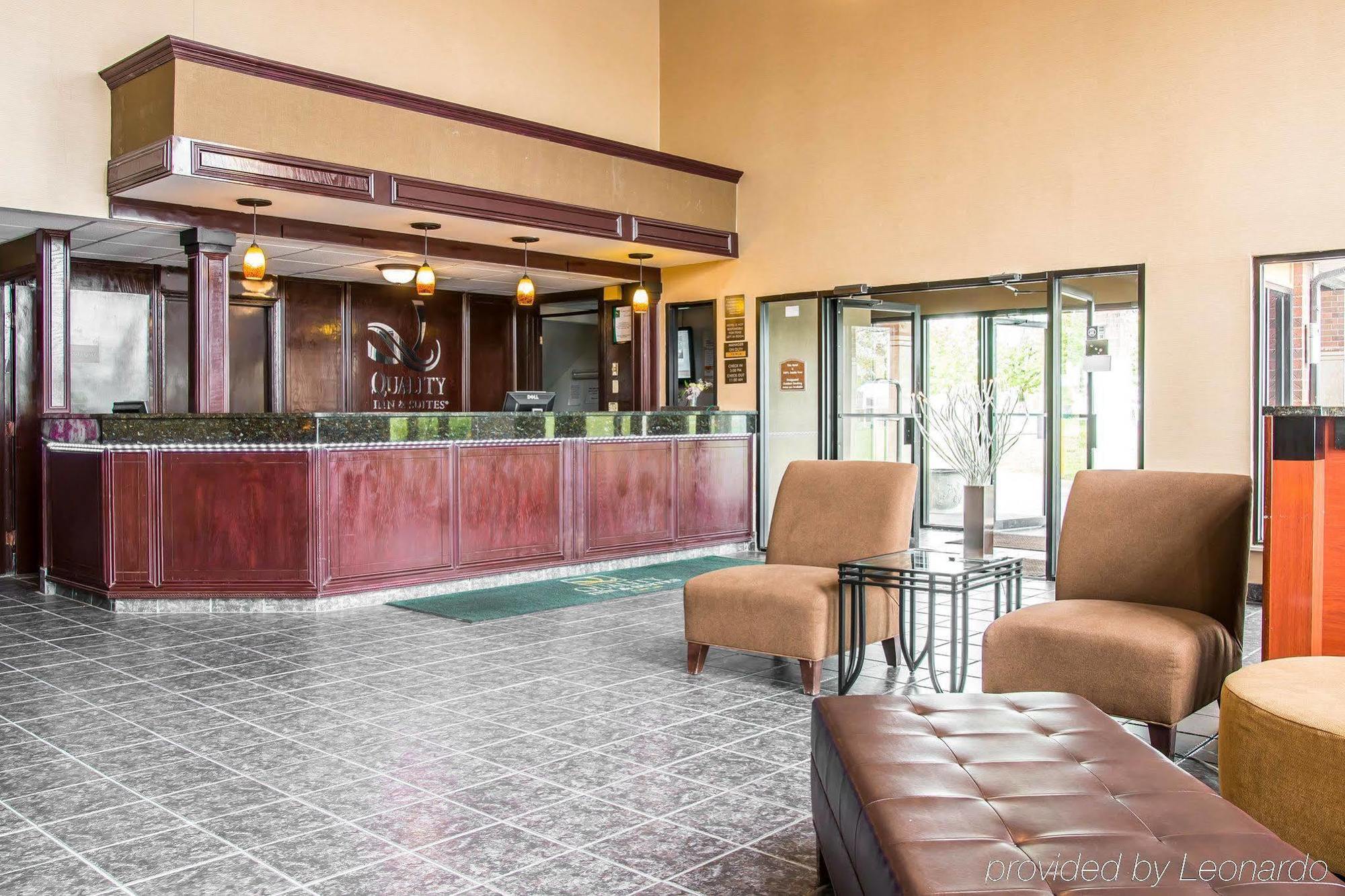 Baymont By Wyndham Flint Airport North Hotel Exterior photo